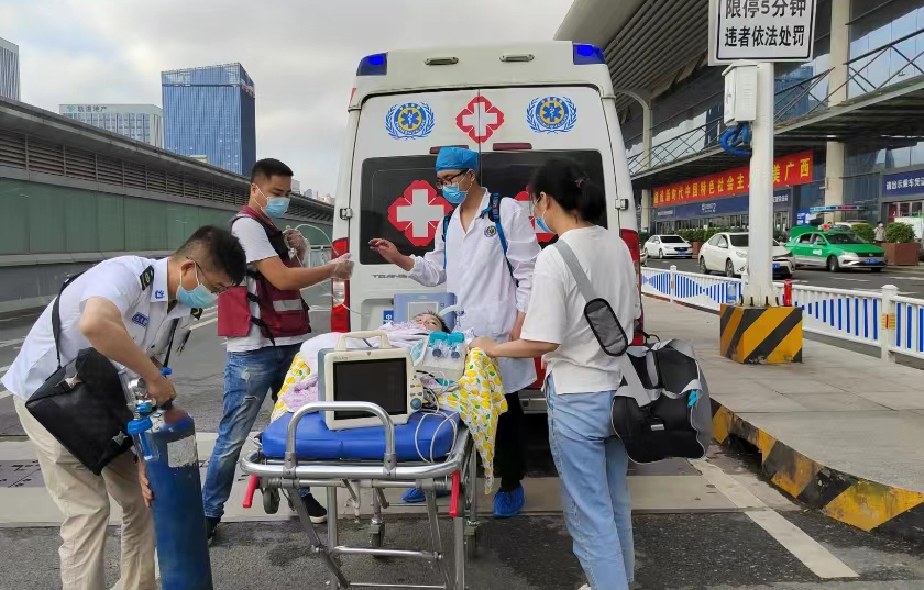 桦南县救护车出租公司